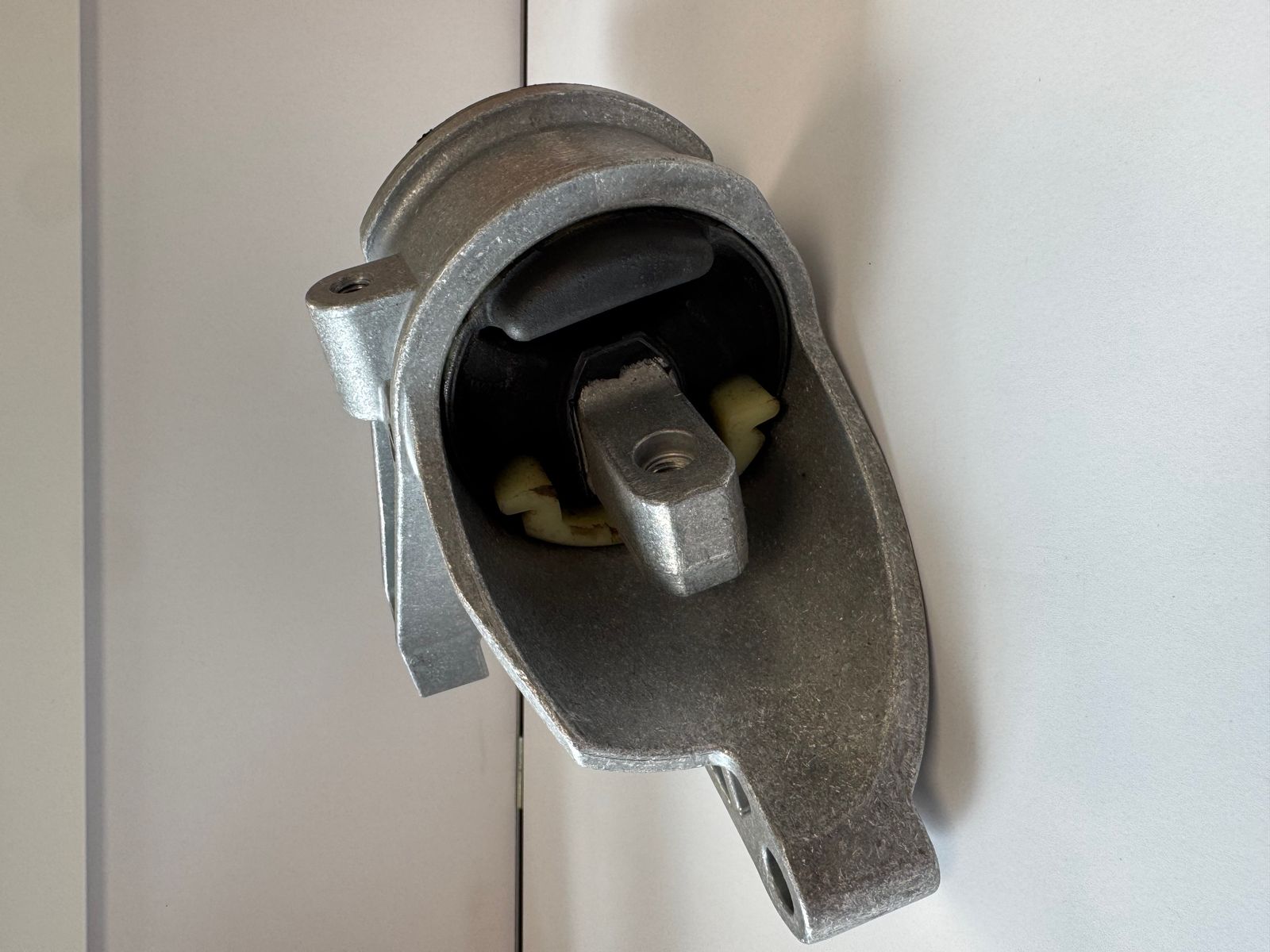 Original Audi Gummilager 8Z0199543A