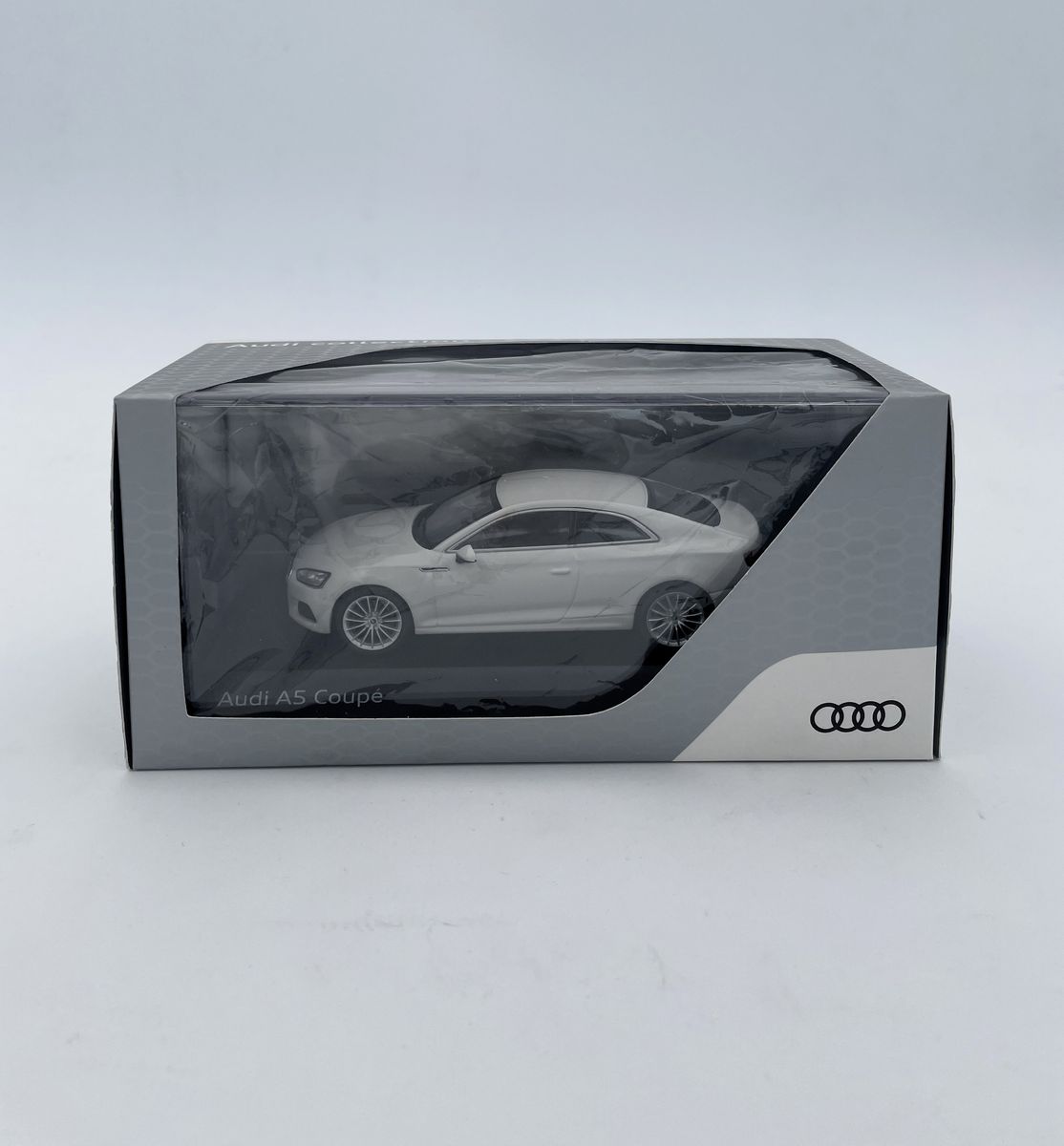 Original Audi A5 Coupé Modellauto 1:43 Gletscherweiß
