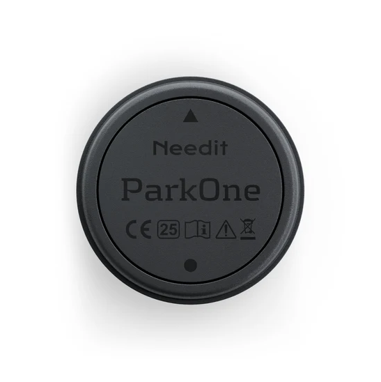 Needit ParkOne mit gebürsteter Aluminium-Front in Blau